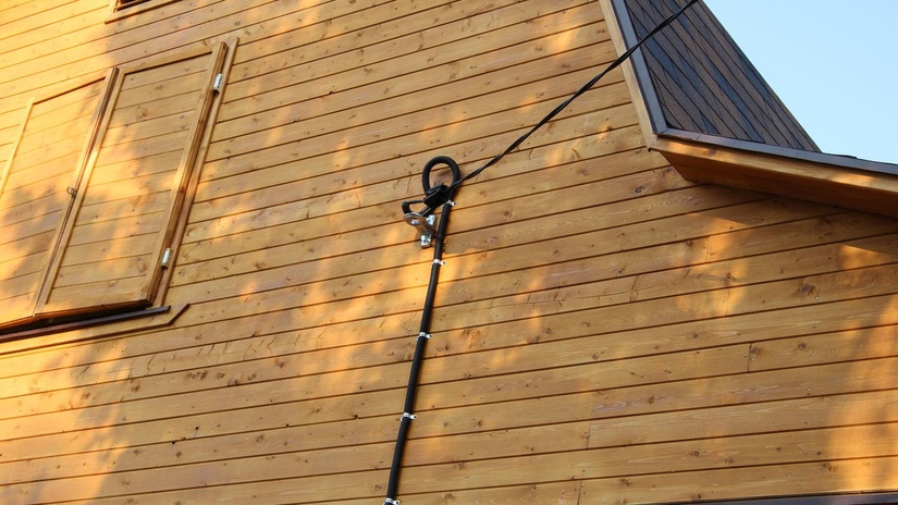 Прокладка кабеля по фасаду